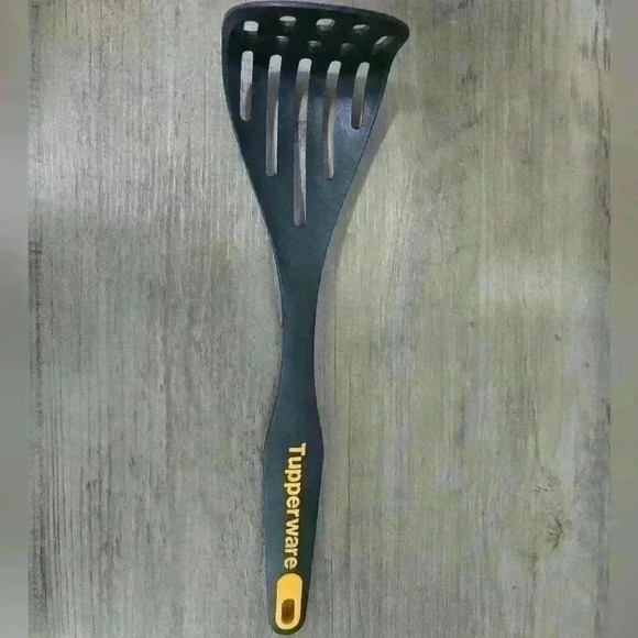 Tupperware  Utensil Masher 7782A - Black and Yellow - Product of Mexico - Picture 1 of 7